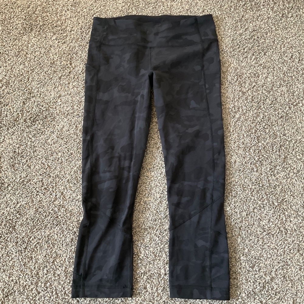 Lululemon Pace Rival Crop 22 Camo Leggings Size 6 Mid Rise Pockets